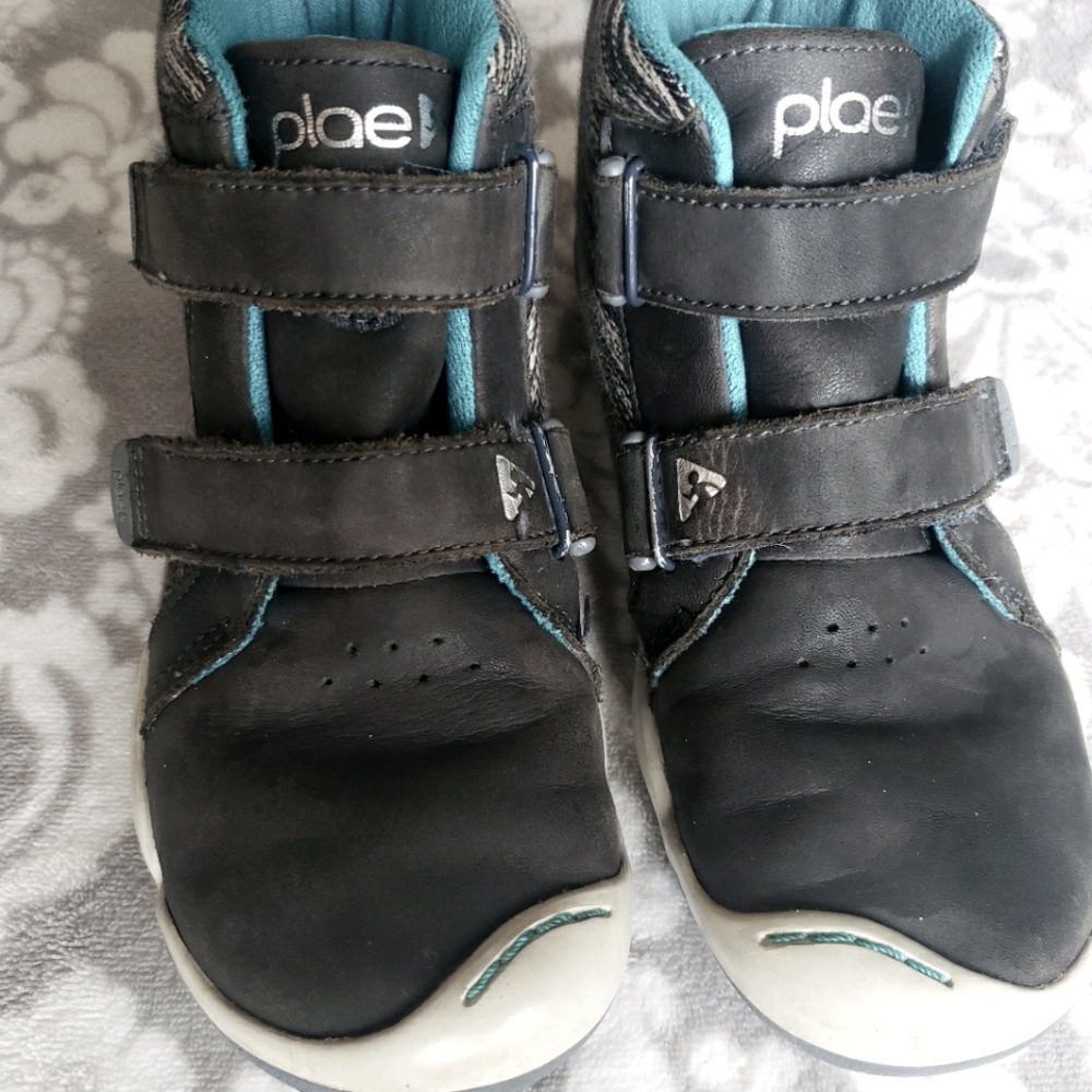 Plae sneakers